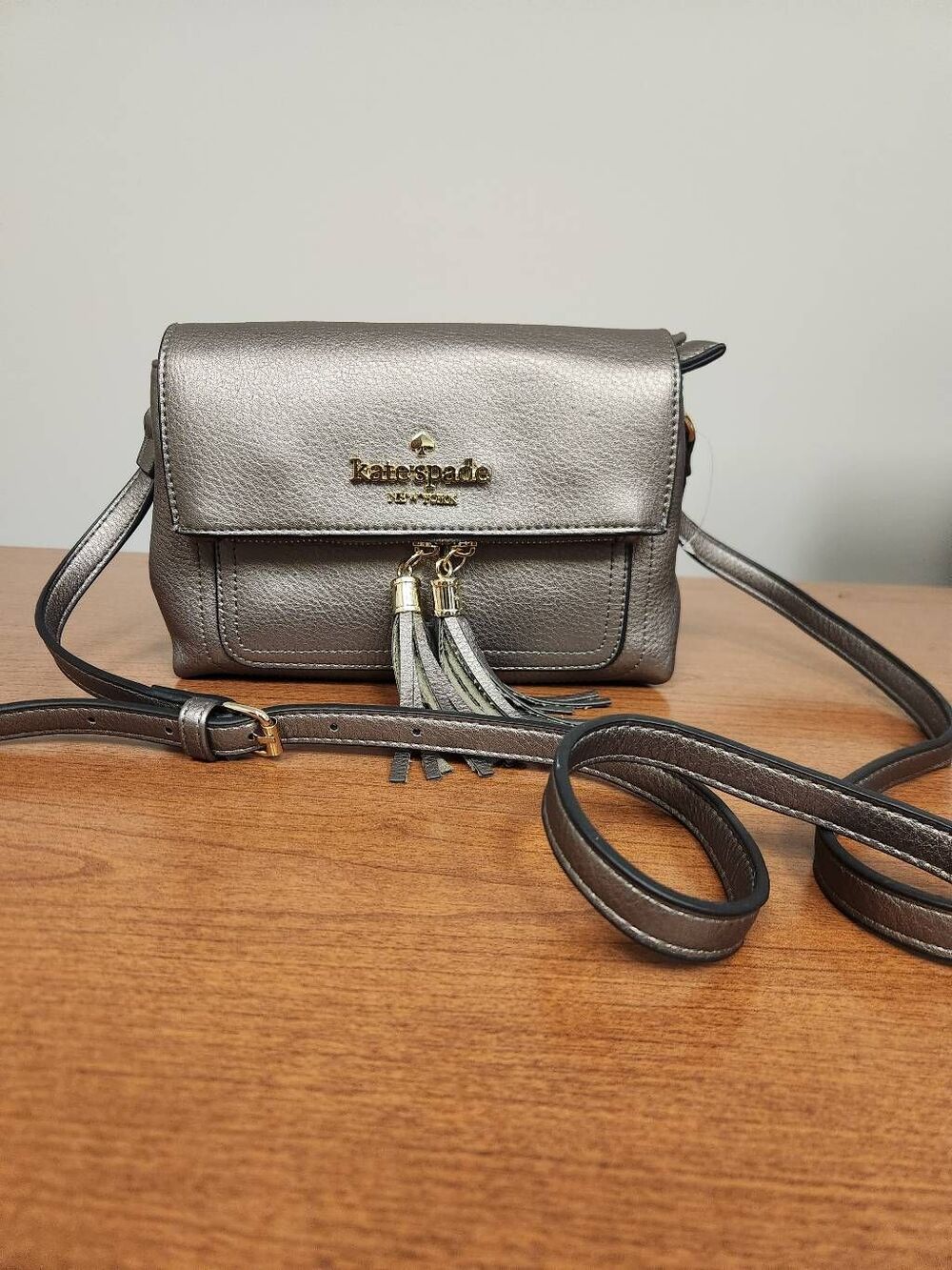 Kate Spade New York Satchel Zipper Fringe Shoulder Crossbody Silver/Grey Purse L